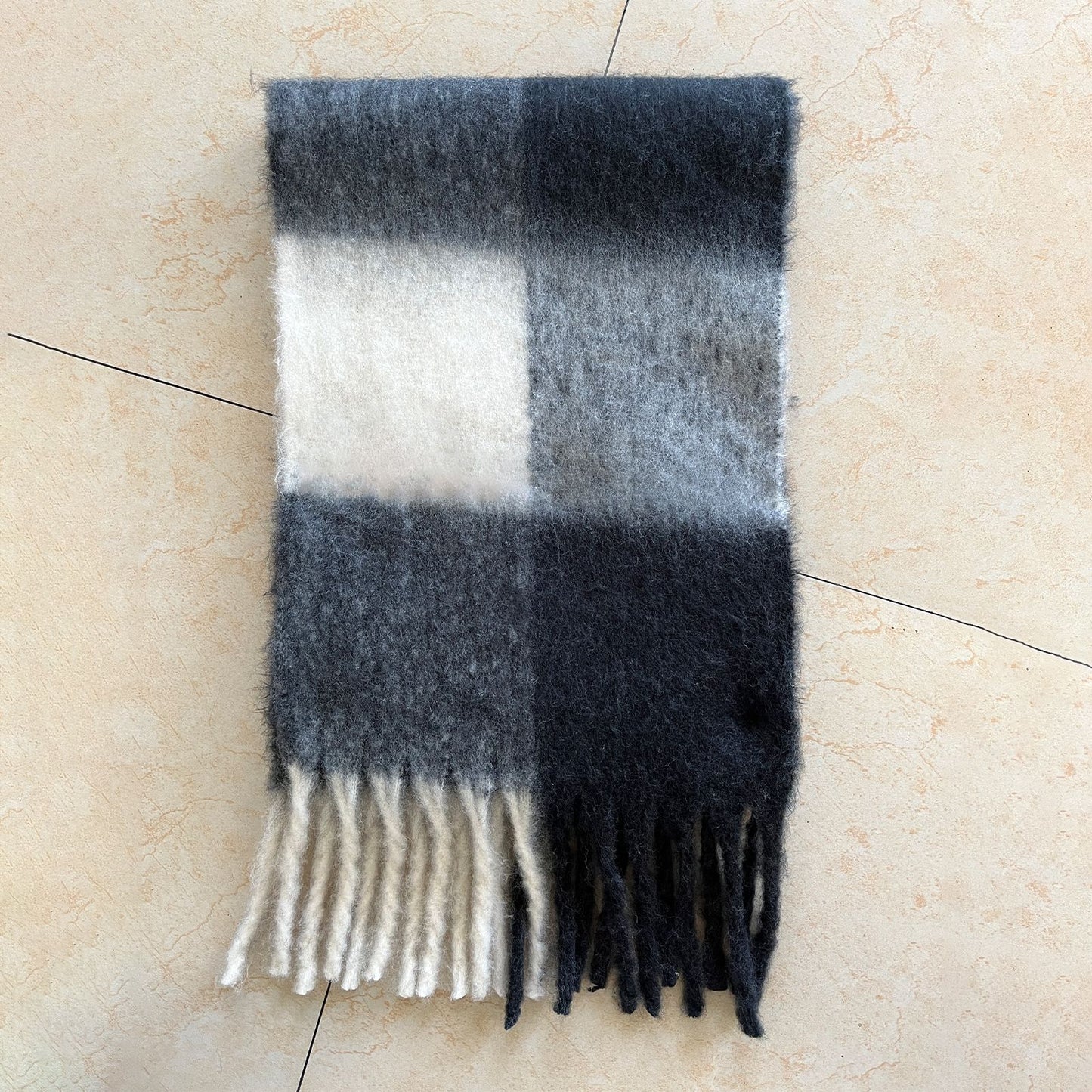 New Large Plaid Scarf for Women - Warm & Cozy