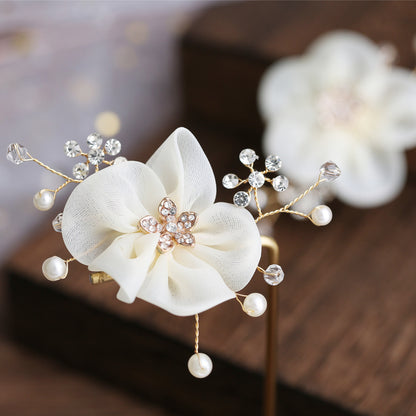 Handmade Pearl Flower Bridal Shoes with Diamond Decoration