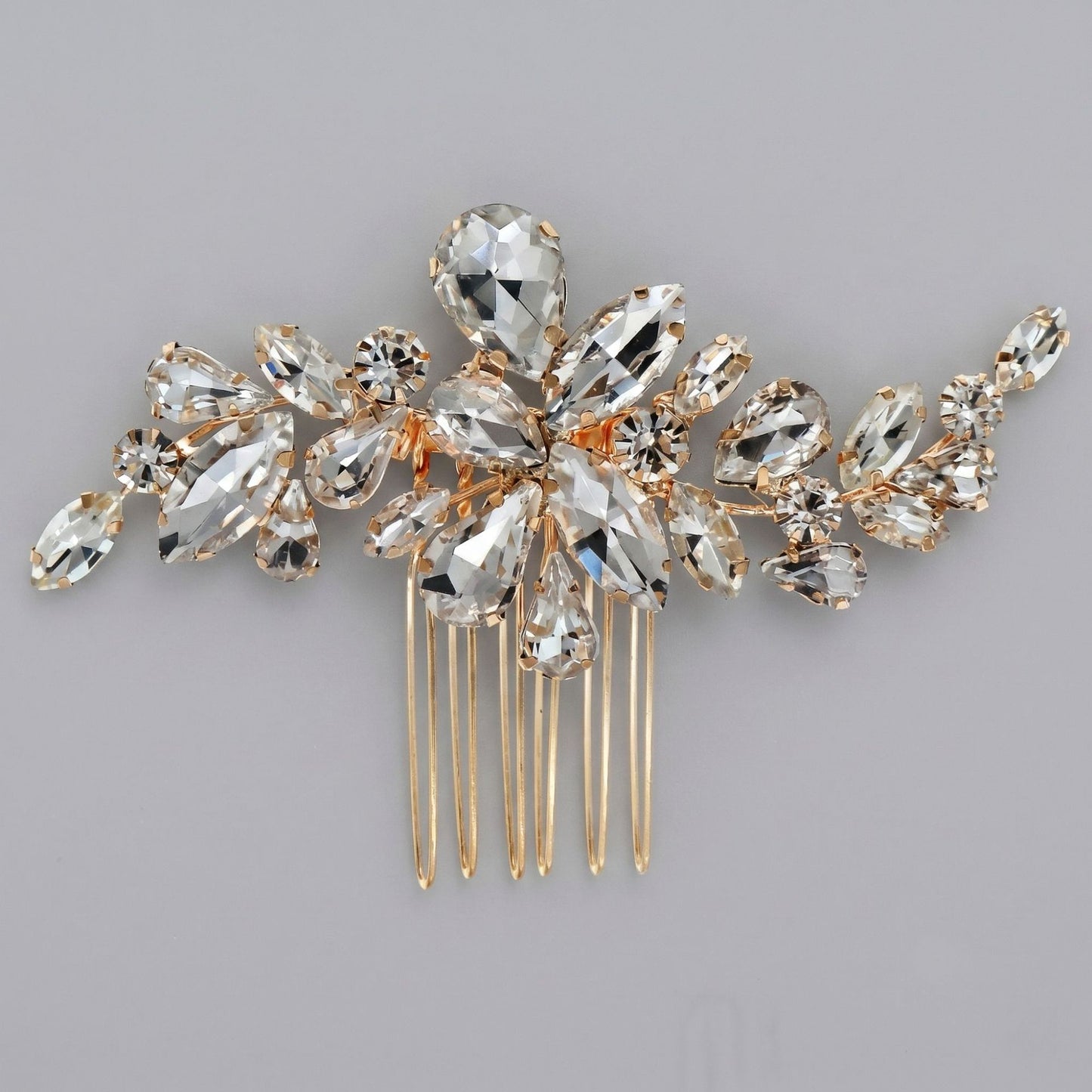 Exquisite Pearl and Crystal Flower Headpiece for Bridal Photoshoots