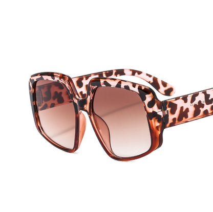 Trendy Oval Frame Sunglasses for Women
