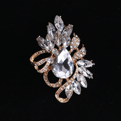 Creative Alloy Cat Brooch Crystal Glass Pin Fashion Accessory