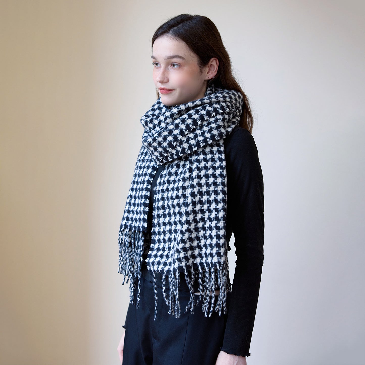 Chic Warm Plaid Scarf with Fringes for All Seasons