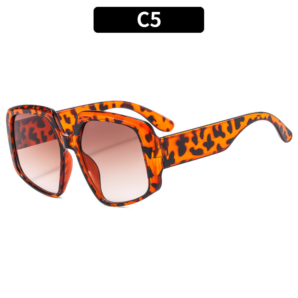 Trendy Oval Frame Sunglasses for Women