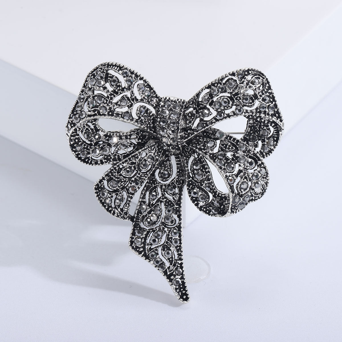 Rhinestone Big Bow Brooch Vintage Fashion Accessory