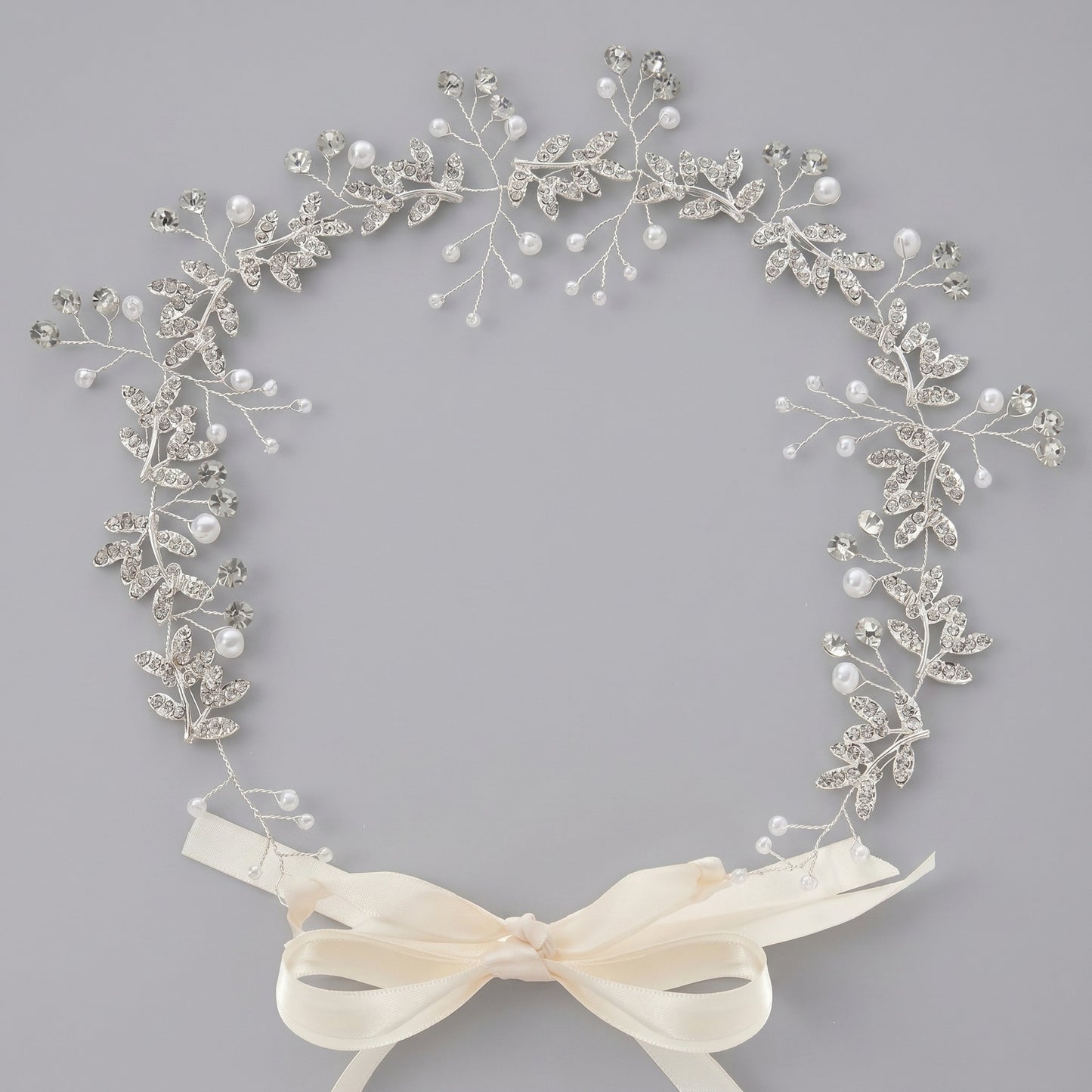 Exquisite Pearl and Crystal Flower Headpiece for Bridal Photoshoots