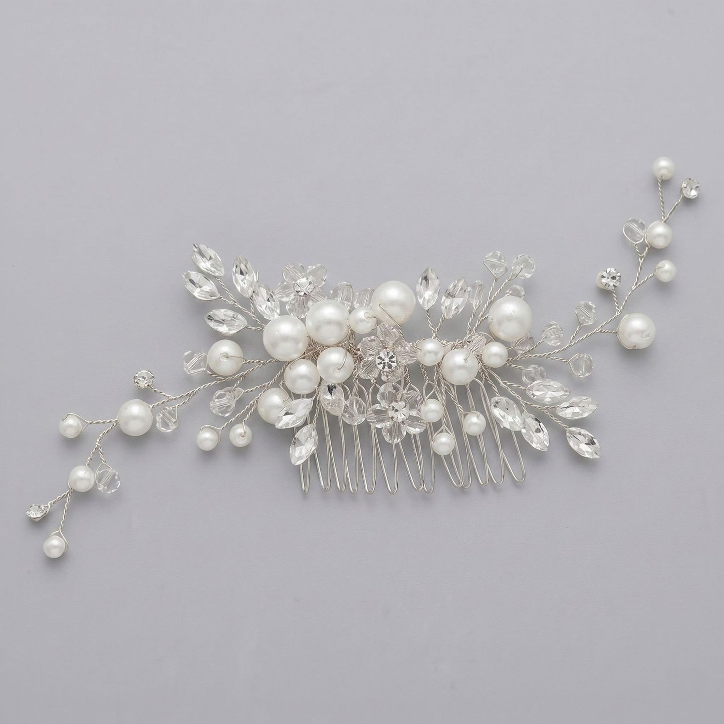 Exquisite Pearl and Crystal Flower Headpiece for Bridal Photoshoots