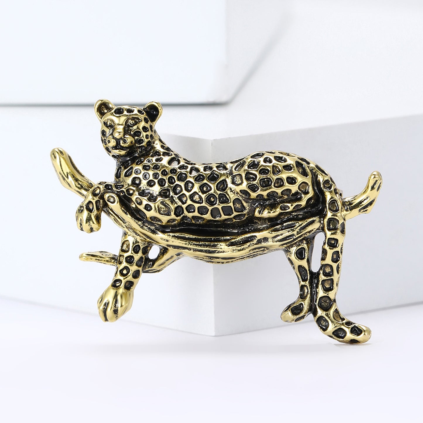Retro Animal Brooch Enamel Pins for Men's Suits