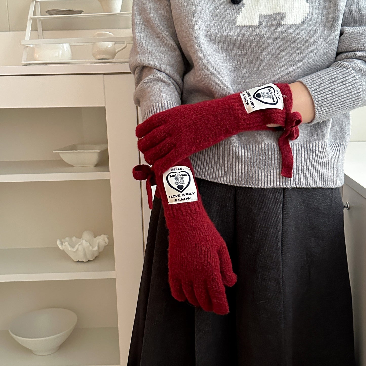 Stylish Knit Gloves with Bow Design and Touchscreen Functionality