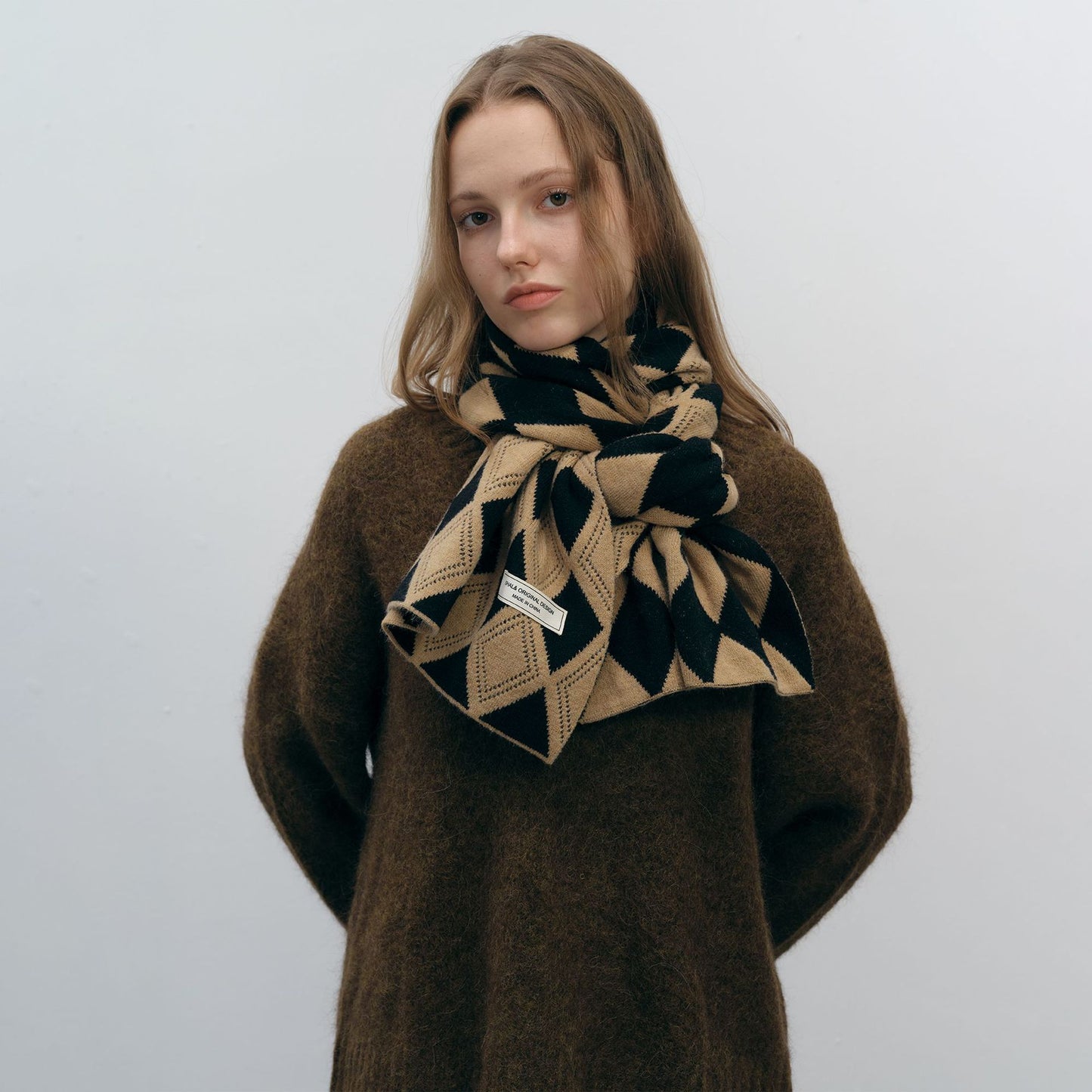 Chic Designer Diamond Woven Scarf for Women - Versatile & Warm
