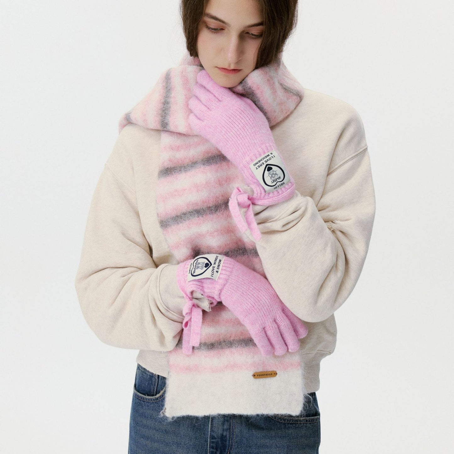 Stylish Knit Gloves with Bow Design and Touchscreen Functionality