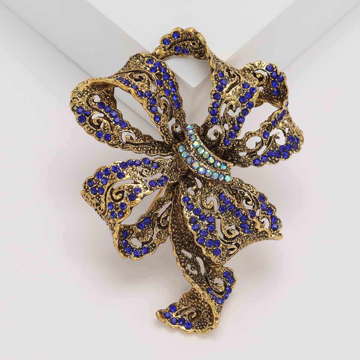 Vintage Rhinestone Bow Brooch Elegant Fashion Accessory