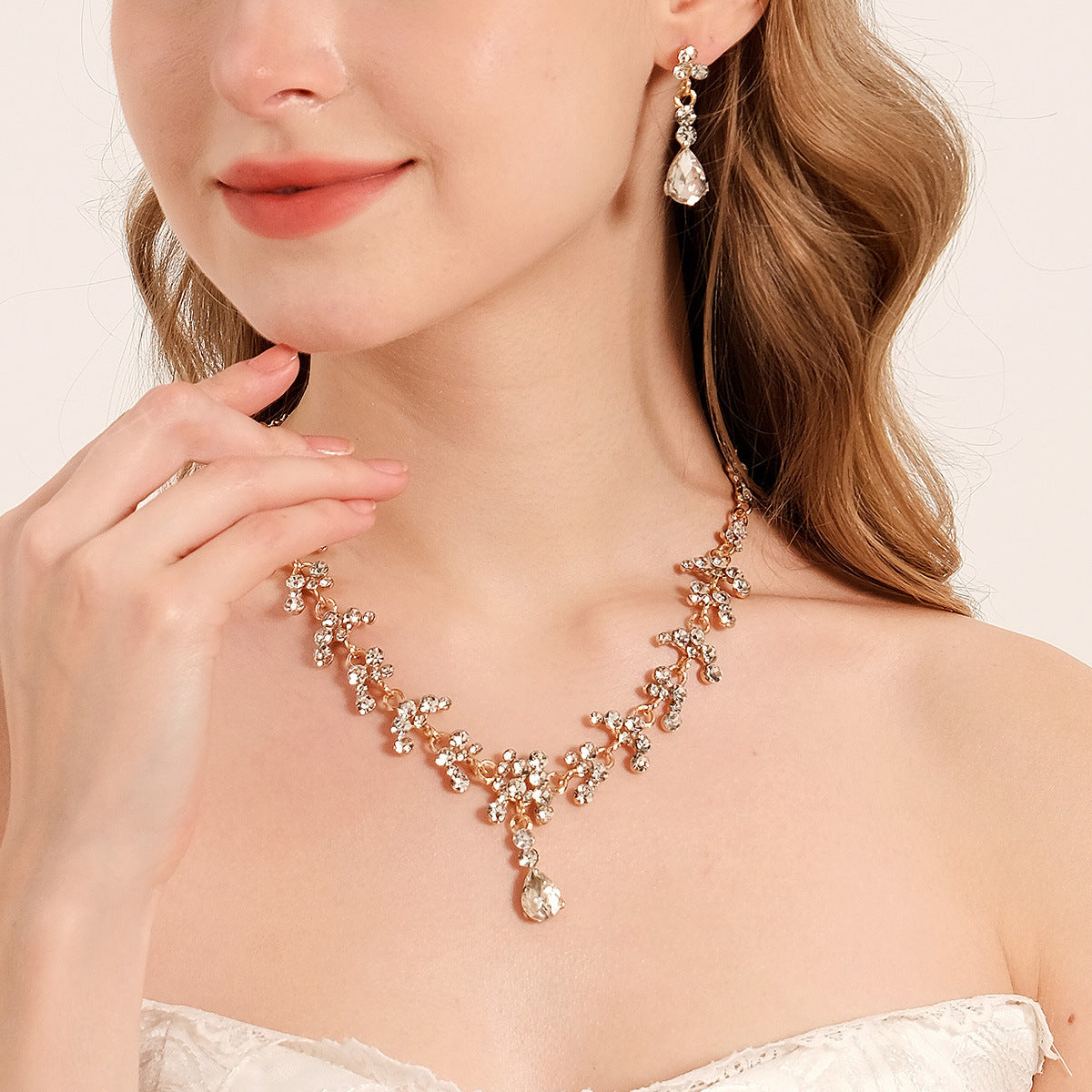 Luxury Bridal Jewelry Set with Pearl and Rhinestone for Weddings and Parties