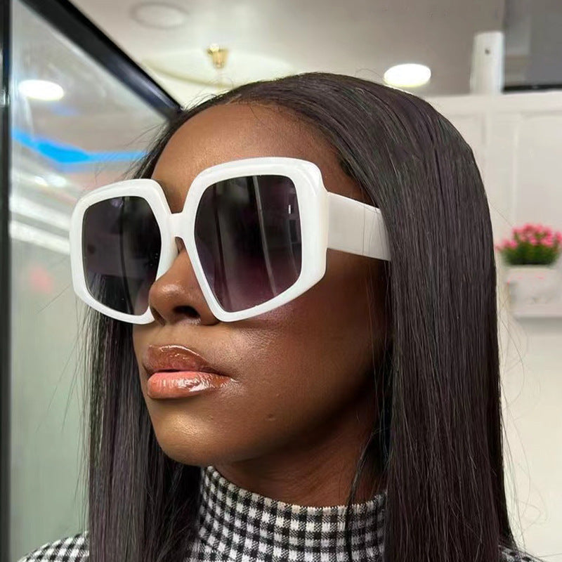 Trendy Oval Frame Sunglasses for Women