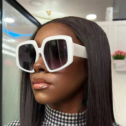 Trendy Oval Frame Sunglasses for Women