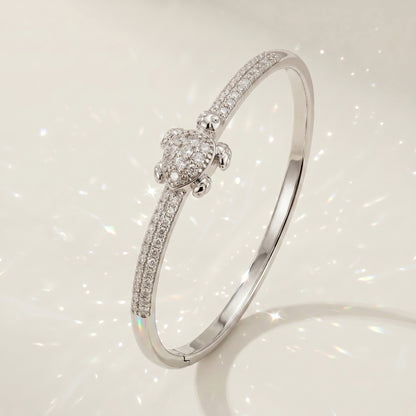 High-End Zirconia Stone Bangle with Nail Design for Weddings and Parties