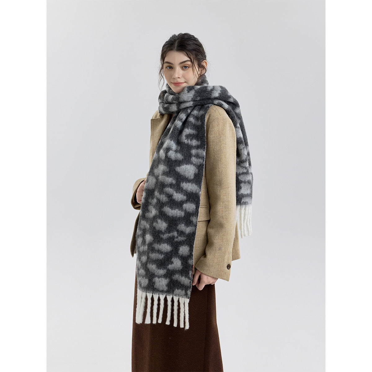 Trendy Vintage Leopard Print Fringe Scarf for Men and Women