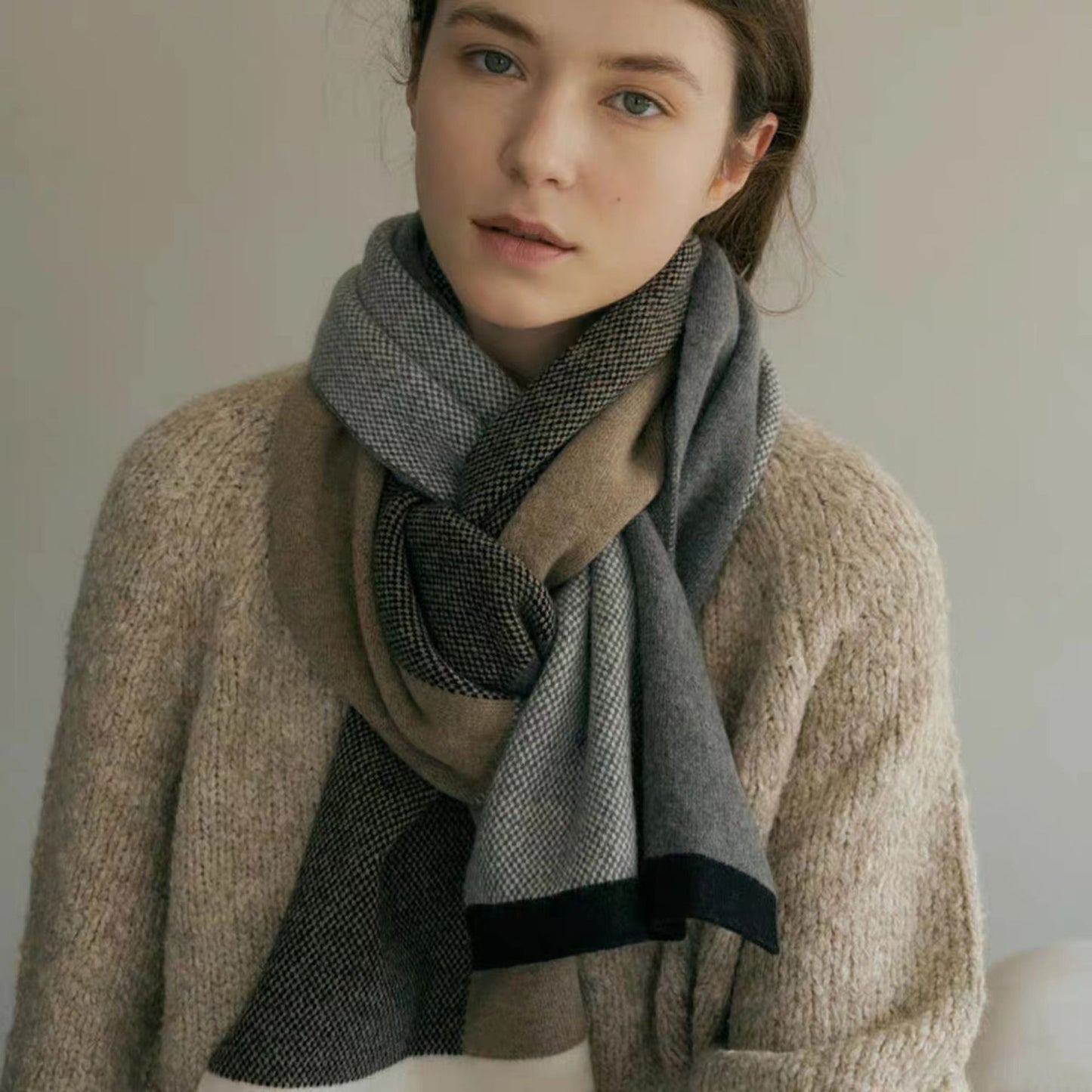Chic Knitted Scarf with Asymmetrical Checkered Pattern