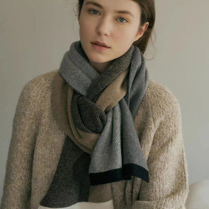 Chic Knitted Scarf with Asymmetrical Checkered Pattern