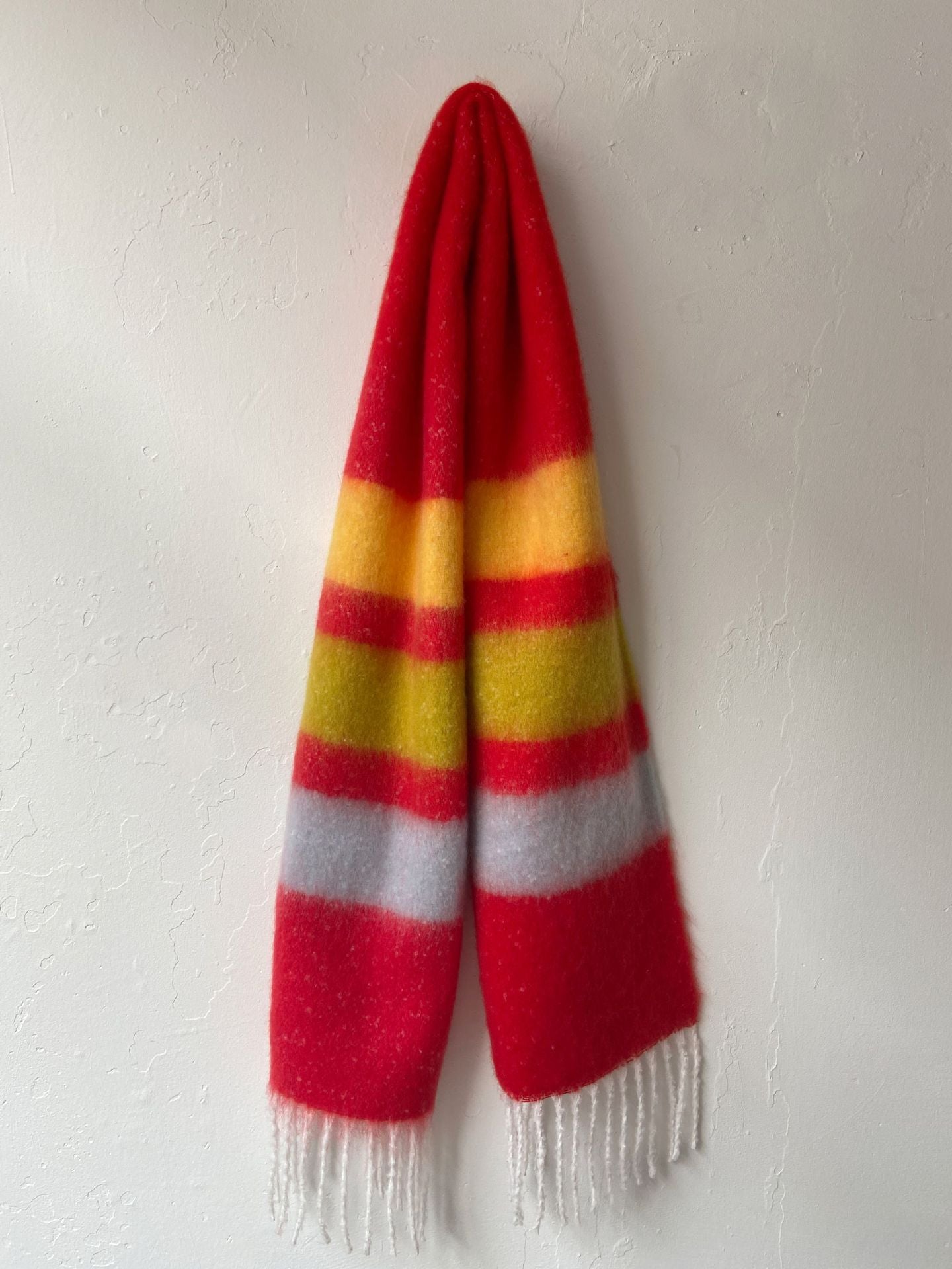 Woven Plaid Scarf for Women – Warm and Stylish