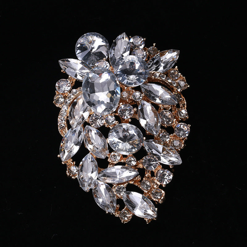 Creative Alloy Cat Brooch Crystal Glass Pin Fashion Accessory