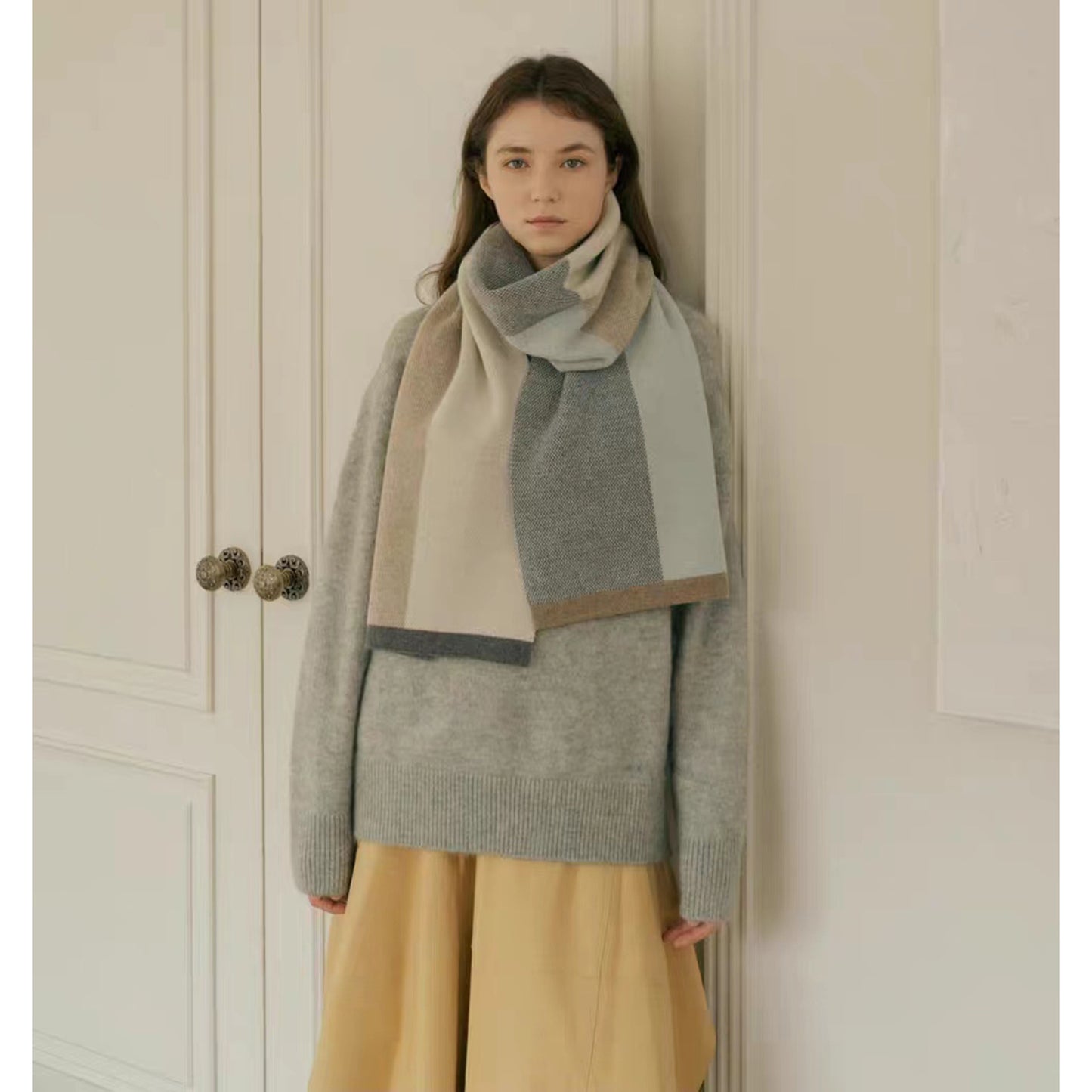 Chic Knitted Scarf with Asymmetrical Checkered Pattern