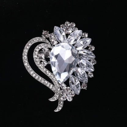 Creative Alloy Cat Brooch Crystal Glass Pin Fashion Accessory