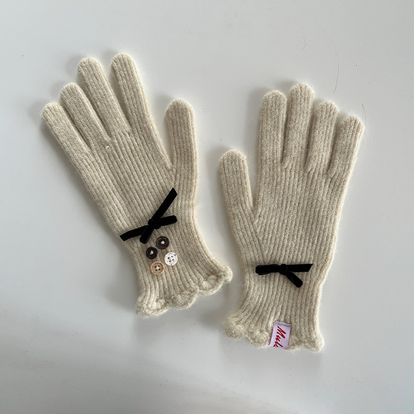 Elegant Touchscreen Knit Gloves with Bow Design