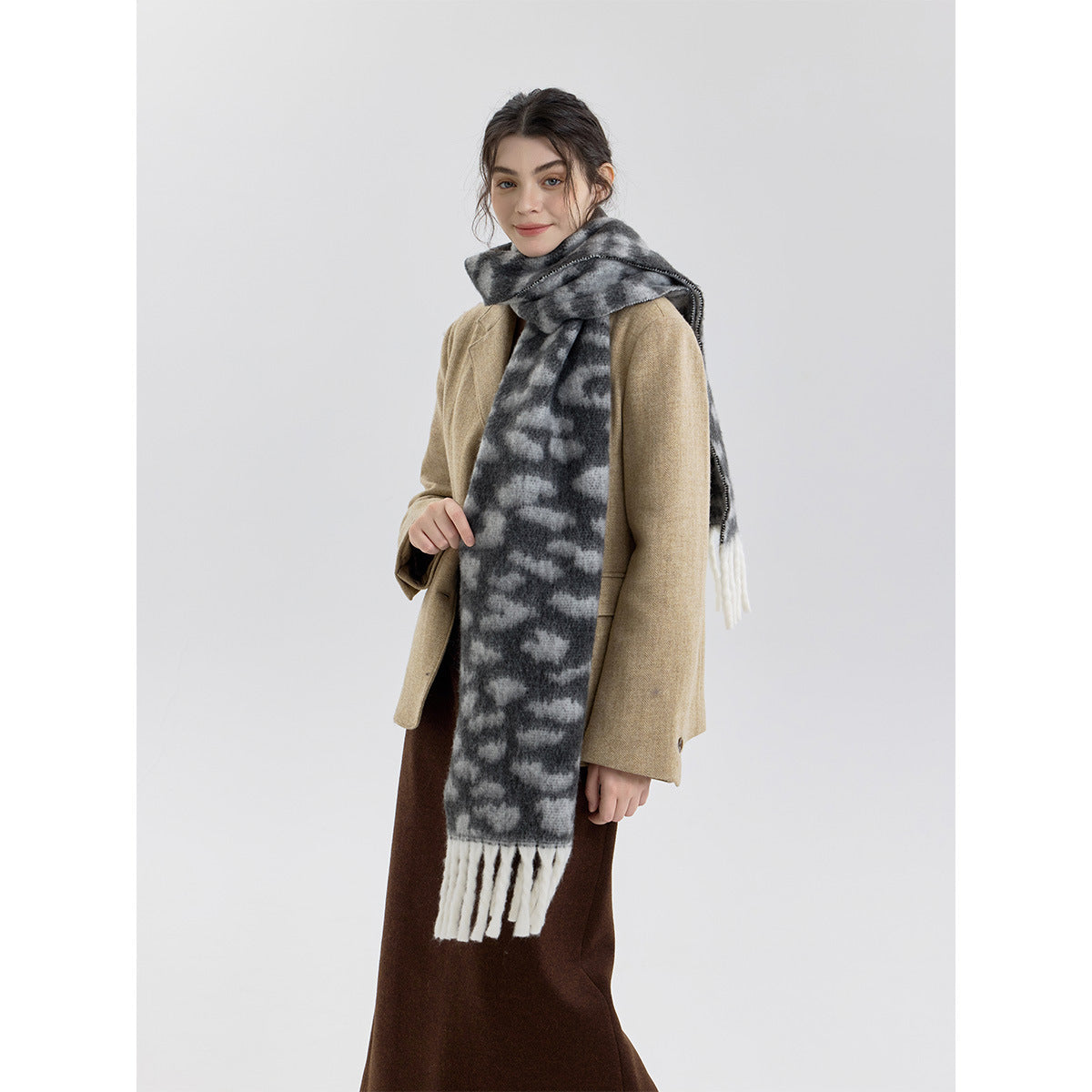 Trendy Vintage Leopard Print Fringe Scarf for Men and Women