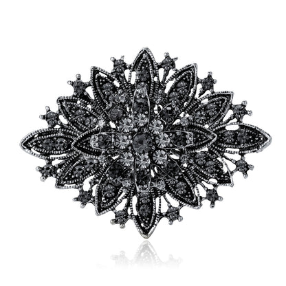Exquisite Alloy Brooch with Rhinestones Elegant Fashion Accessory
