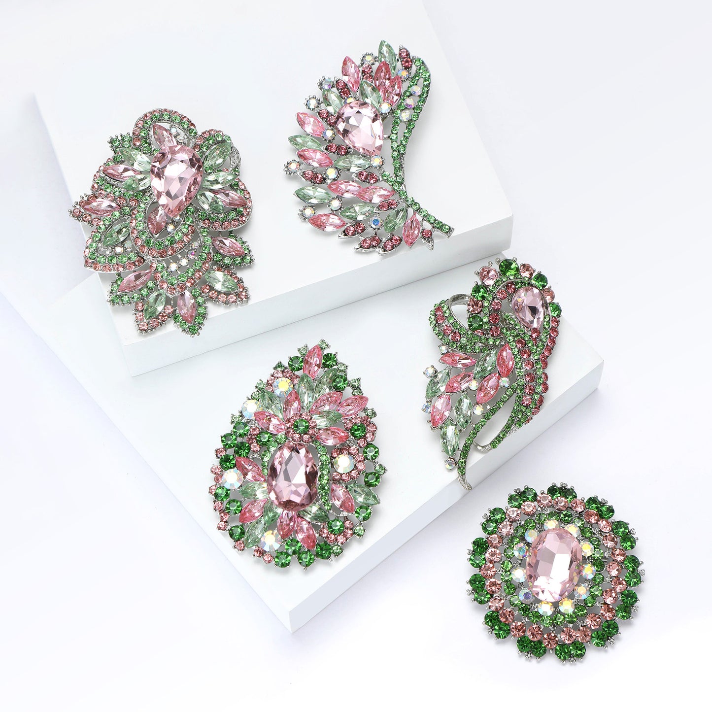 Fresh Green Floral Crystal Glass Brooch Elegant Clothing Accessory