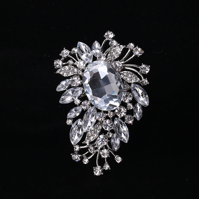 Creative Alloy Cat Brooch Crystal Glass Pin Fashion Accessory