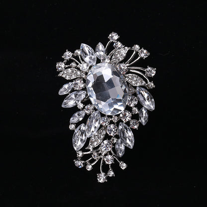 Creative Alloy Cat Brooch Crystal Glass Pin Fashion Accessory