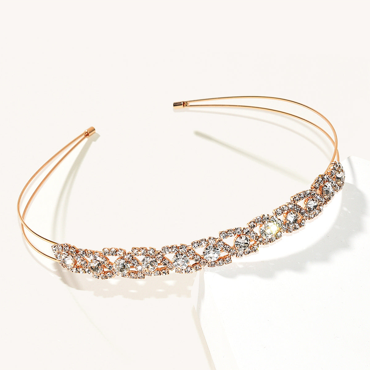 Elegant Pearl Embellished Bridal Headband