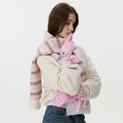 Stylish Knit Gloves with Bow Design and Touchscreen Functionality