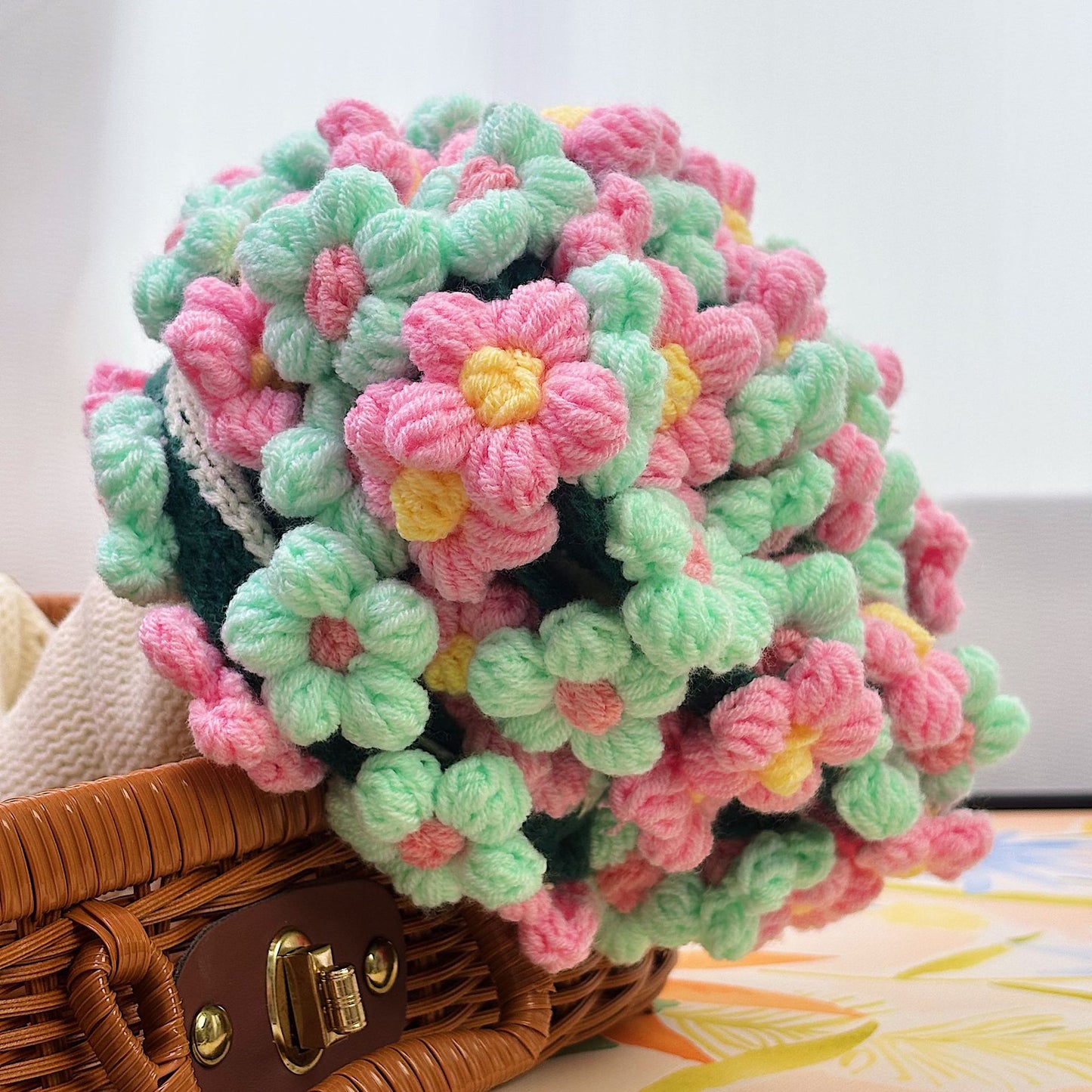 Handcrafted Floral Crochet Blanket - Daisy Pattern Plush Throw