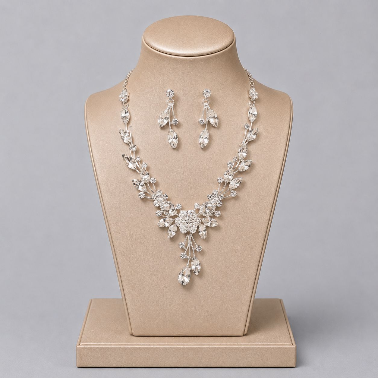 Retro Alloy Rhinestone Jewelry Set Elegant Necklace and Earrings for Evening Wear