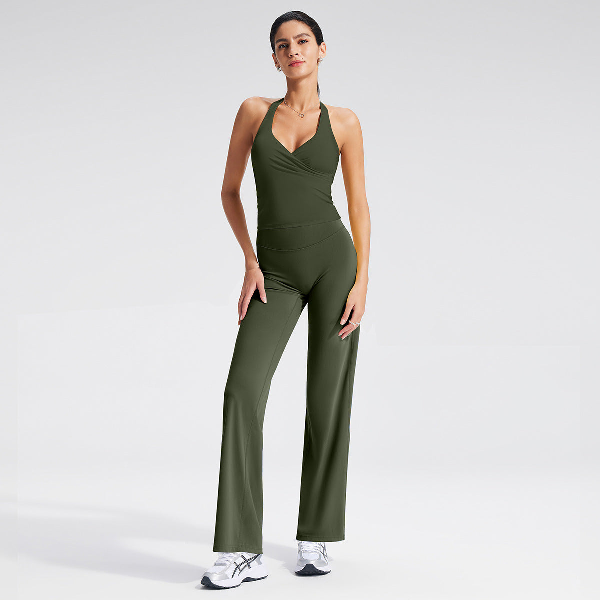 Yoga Relaxed Fit V-Neck Crop Top Set with Removable Cups