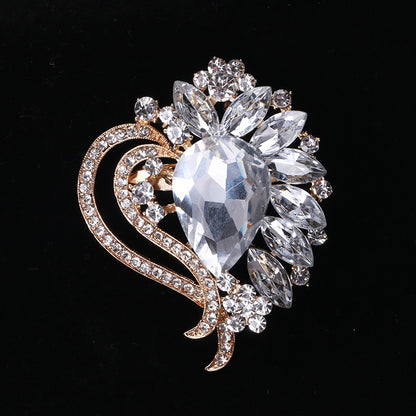 Creative Alloy Cat Brooch Crystal Glass Pin Fashion Accessory