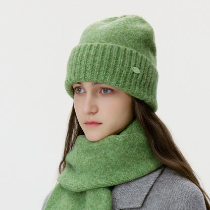 Solid Color Knitted Beanie for Men and Women - Stylish and Warm