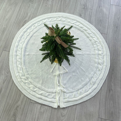 Knitted Christmas Tree Skirt in Red and Khaki - Decorative Capes for Festive Seasons