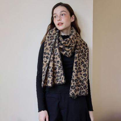 New Double-Sided Printed Leopard Print Scarf for Women - Stylish and Versatile
