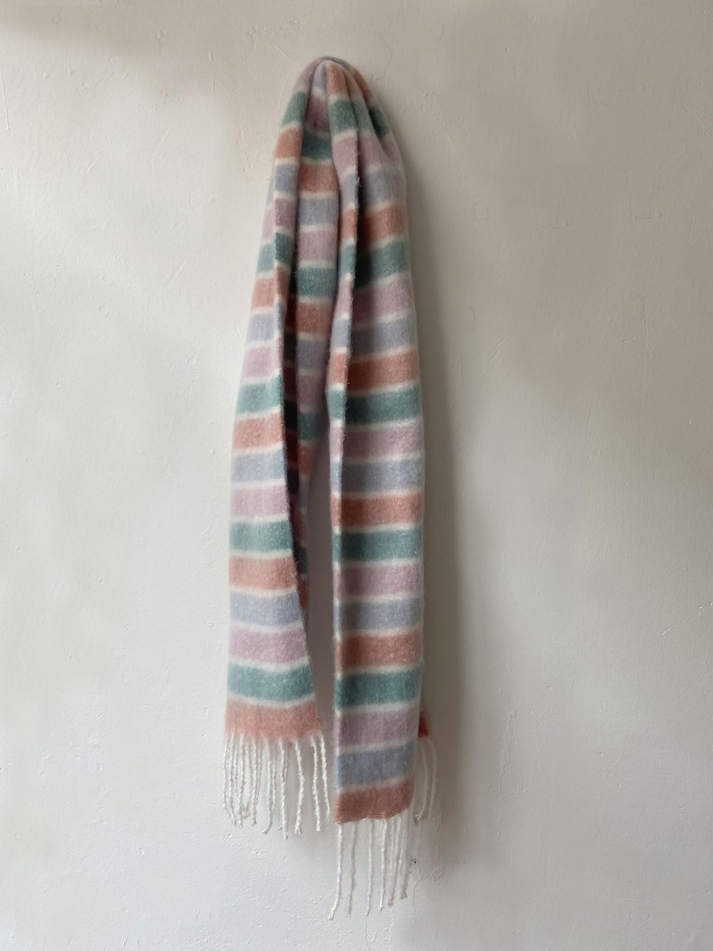 Woven Plaid Scarf for Women – Warm and Stylish