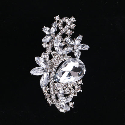 Creative Alloy Cat Brooch Crystal Glass Pin Fashion Accessory