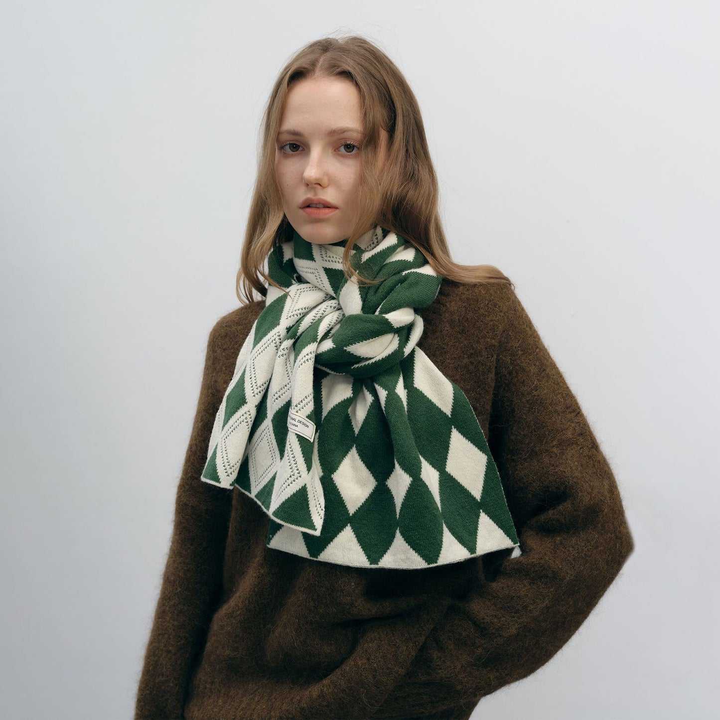 Chic Designer Diamond Woven Scarf for Women - Versatile & Warm