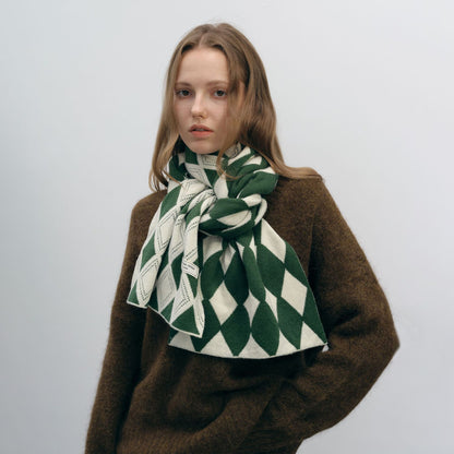 Chic Designer Diamond Woven Scarf for Women - Versatile & Warm