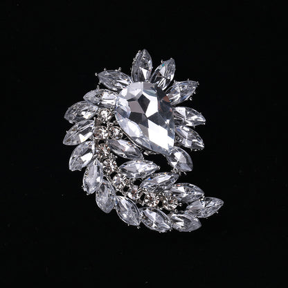 Creative Alloy Cat Brooch Crystal Glass Pin Fashion Accessory