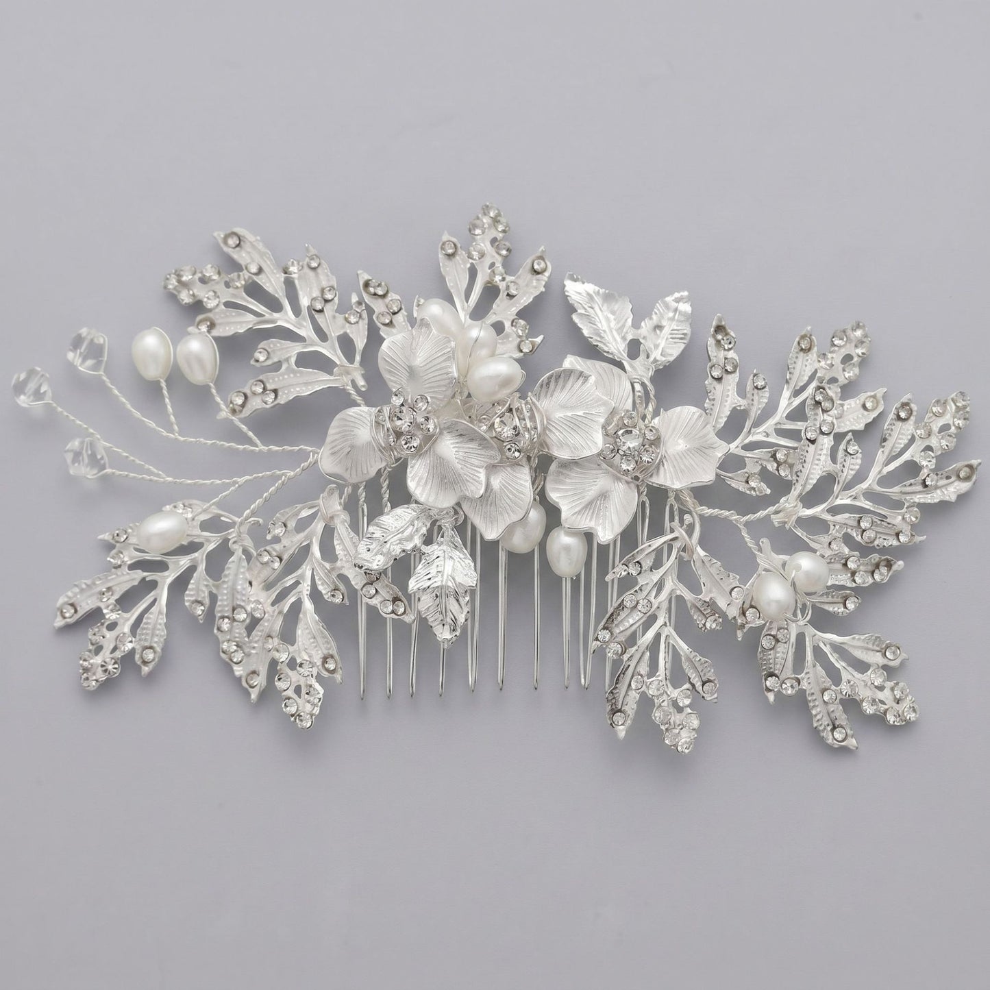 Exquisite Pearl and Crystal Flower Headpiece for Bridal Photoshoots