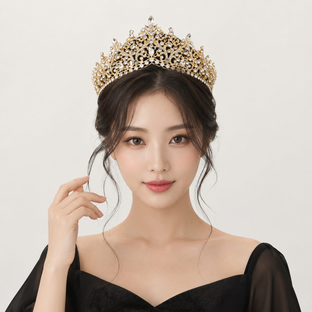 Vintage Luxurious Rhinestone Alloy Crown Headpiece for Women Party Events