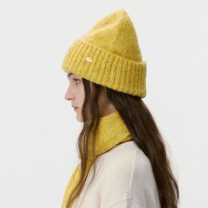 Solid Color Knitted Beanie for Men and Women - Stylish and Warm