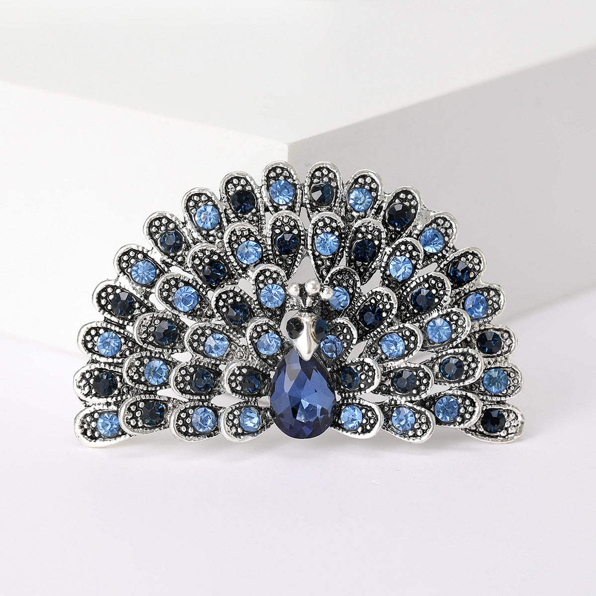 Fashionable Vintage Peacock Brooch Pin Creative Animal Accessory